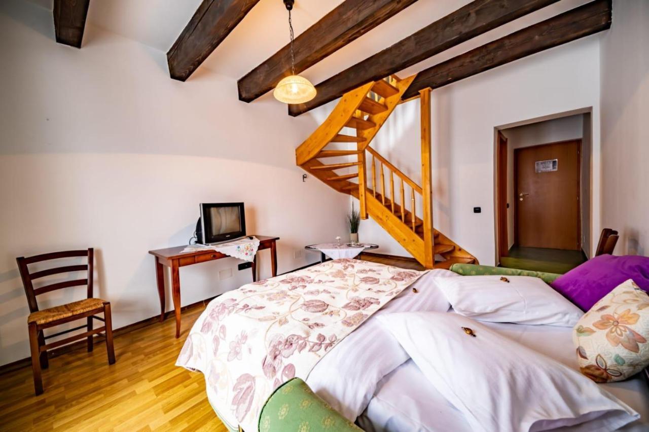 Guest house Pensiunea La Maison Bran (Brasov)